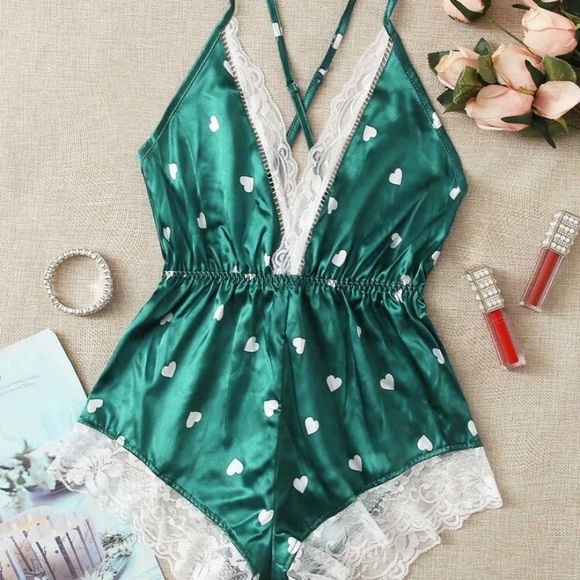 Other - 🎉HP🎉green heart lace lingerie